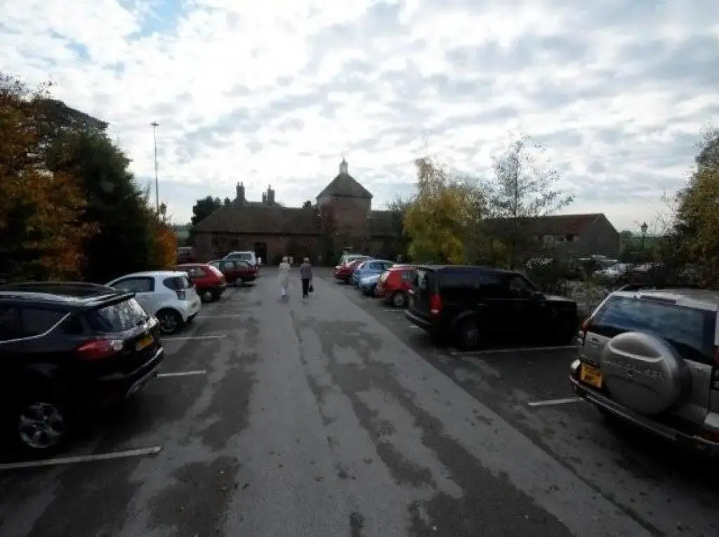 Wolds Village Hotel