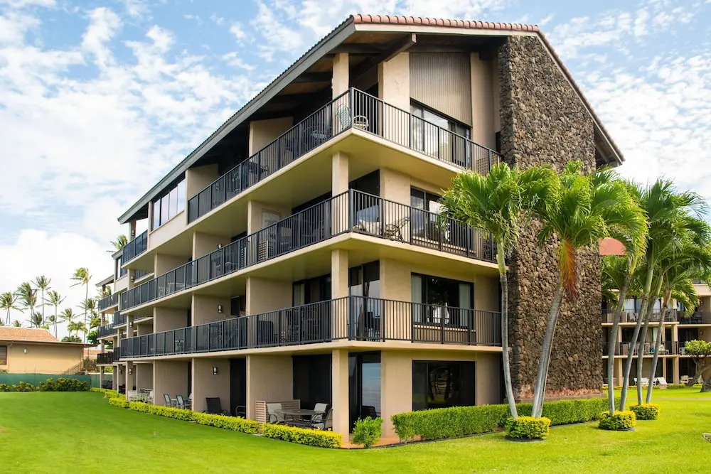Papakea A403 3 Bedroom Condo by RedAwning