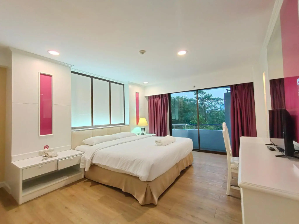 Ebina House - SHA Extra Plus