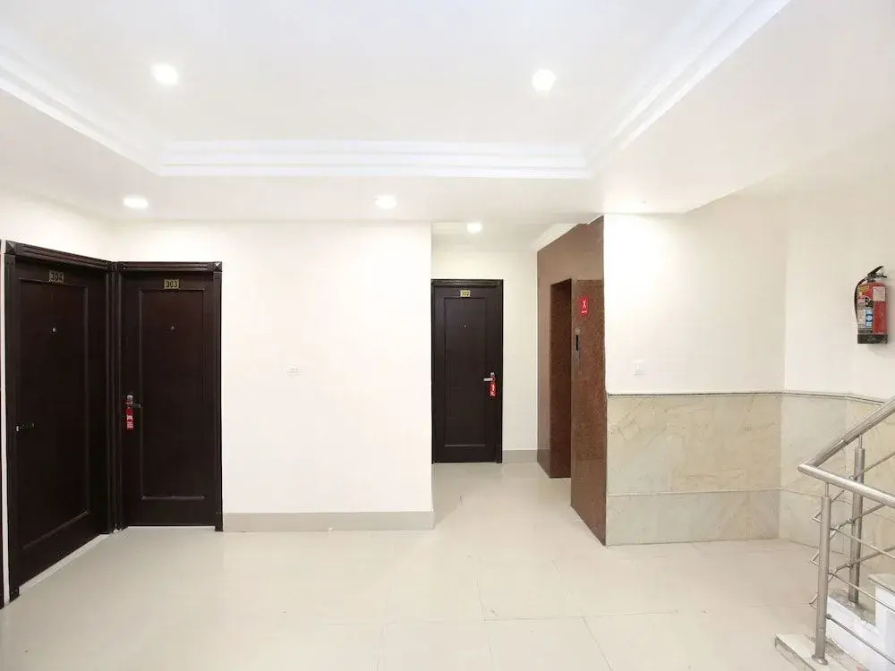 OYO 12354 Hotel Sangreela