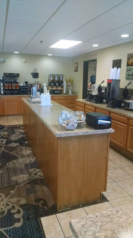 Barrington Hotel & Suites