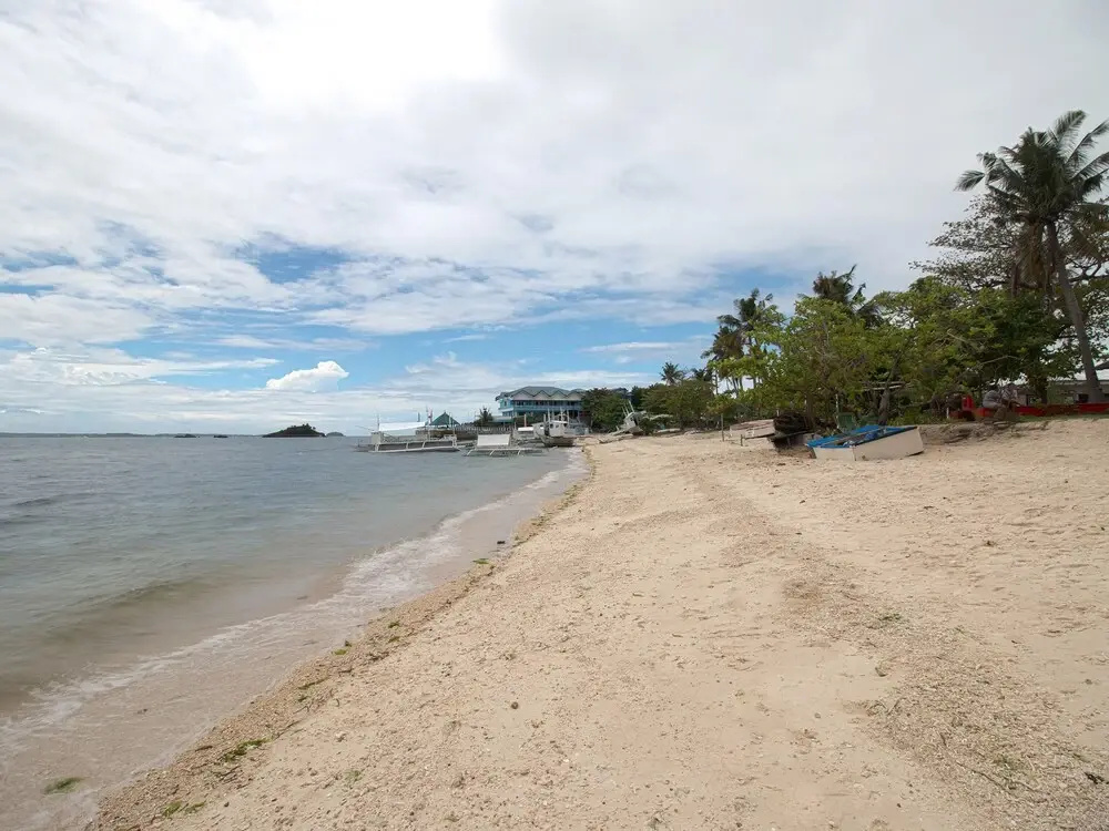 Vaccinated Staff - OYO 853 Malapascua Beach and Di