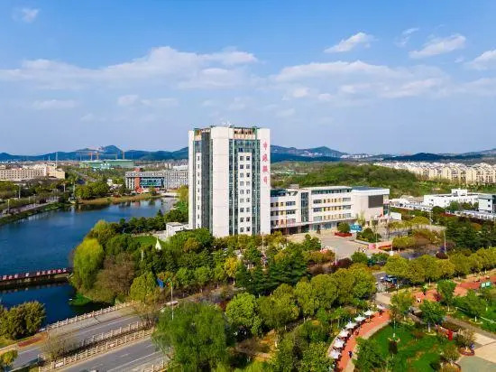 Zhonglang Holiday Hotel