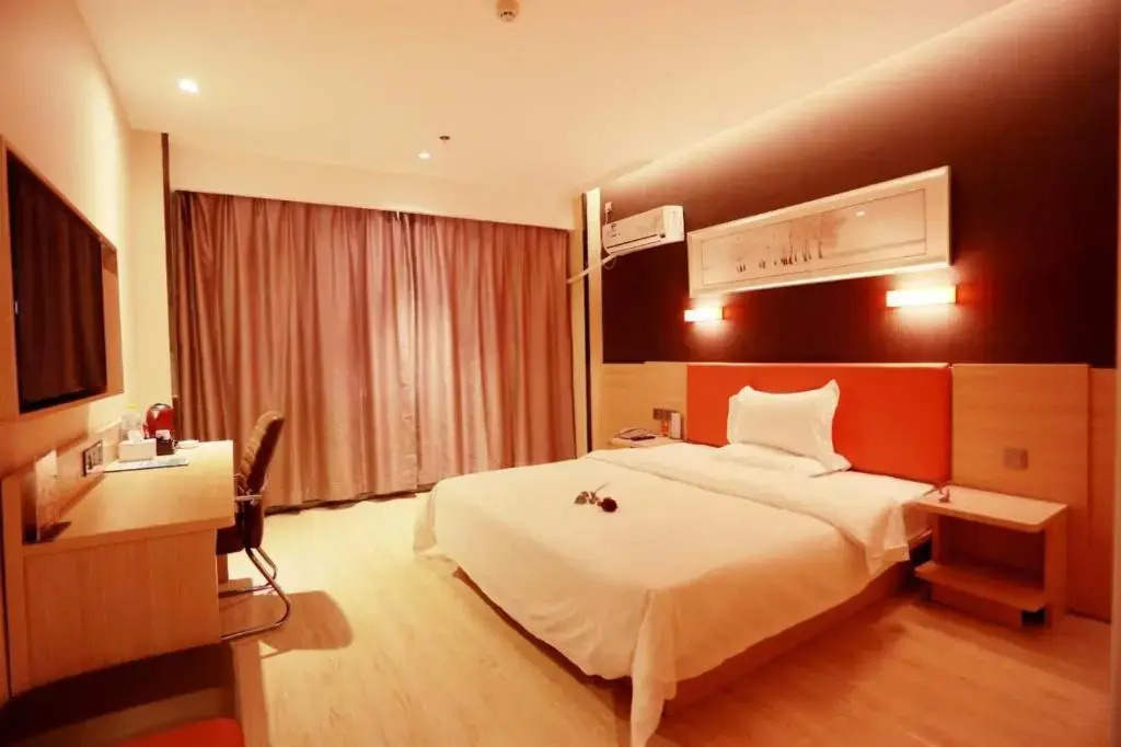 7Days Premium Weihai High-speed Rail Station Bathing Beach