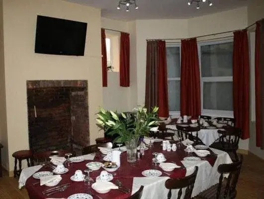 Dolphins Hotel