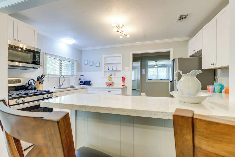 Charming Gulfport Home ~ 2 Mi to Marina