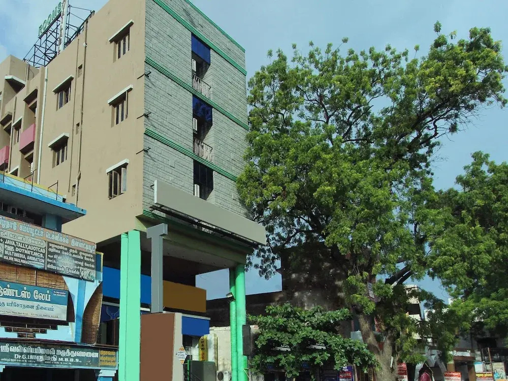 OYO 16345 PKN Residency