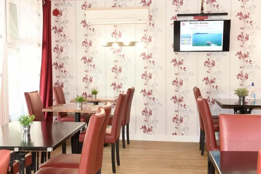 Azur Hotel