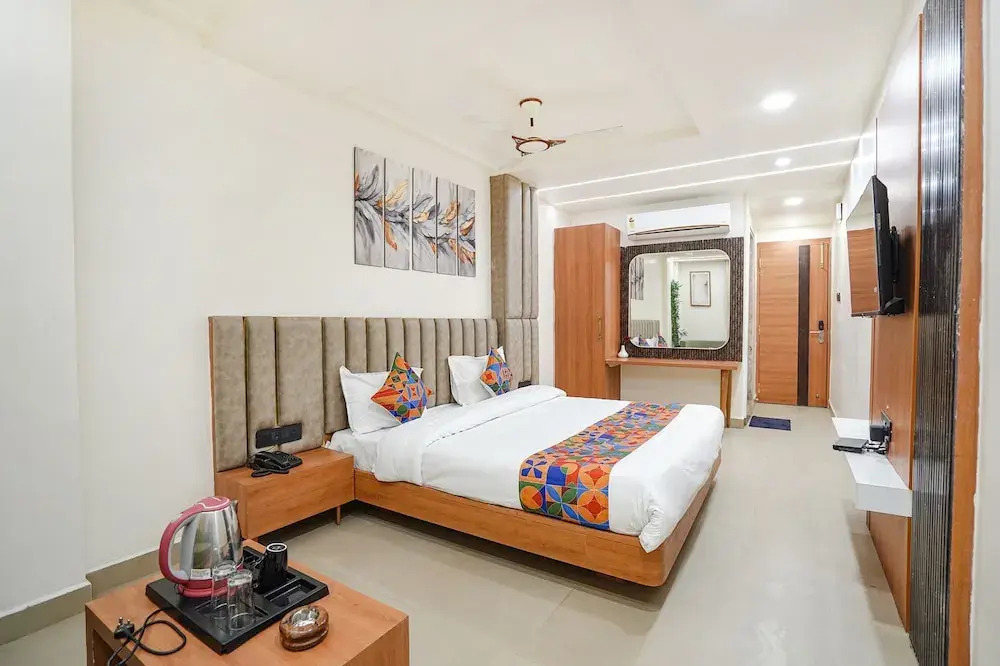 FabHotel Shrinath Casa Inn