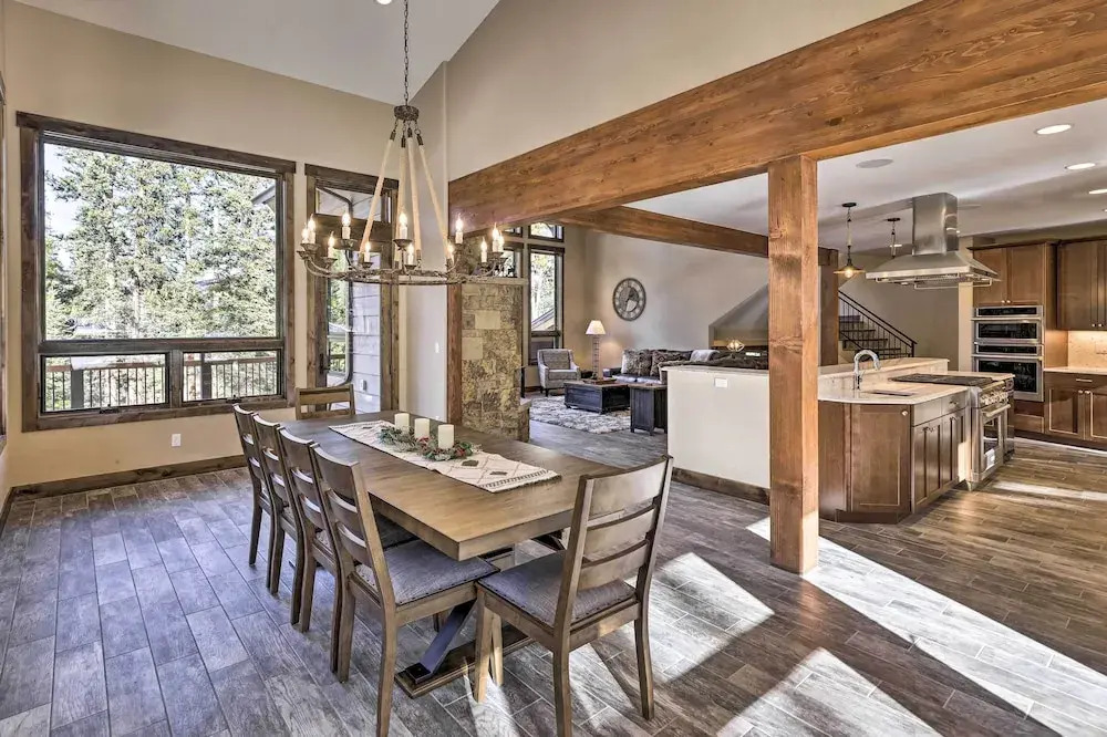 3 Fireplaces & Mtn View: Luxe Home in Breckenridge