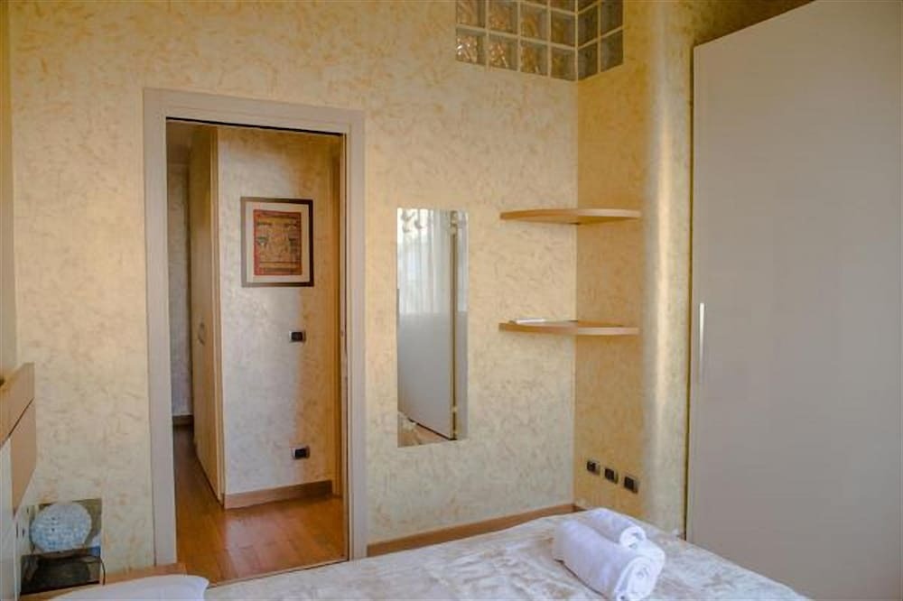 Romana Suites