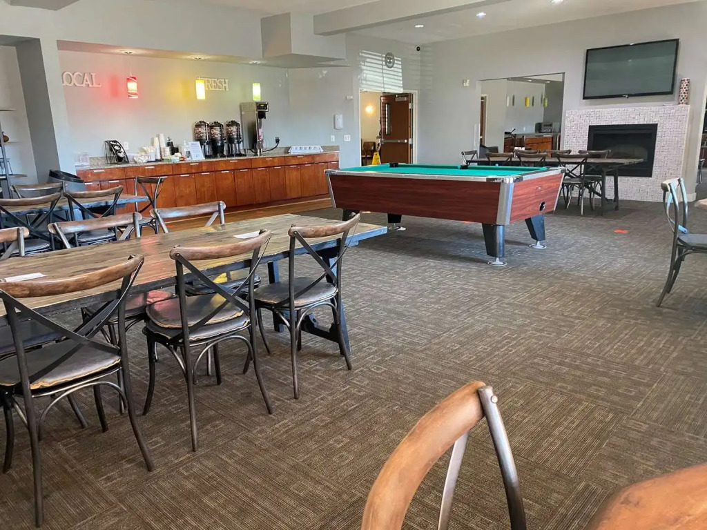 Best Western PLUS Peppertree Inn at Omak