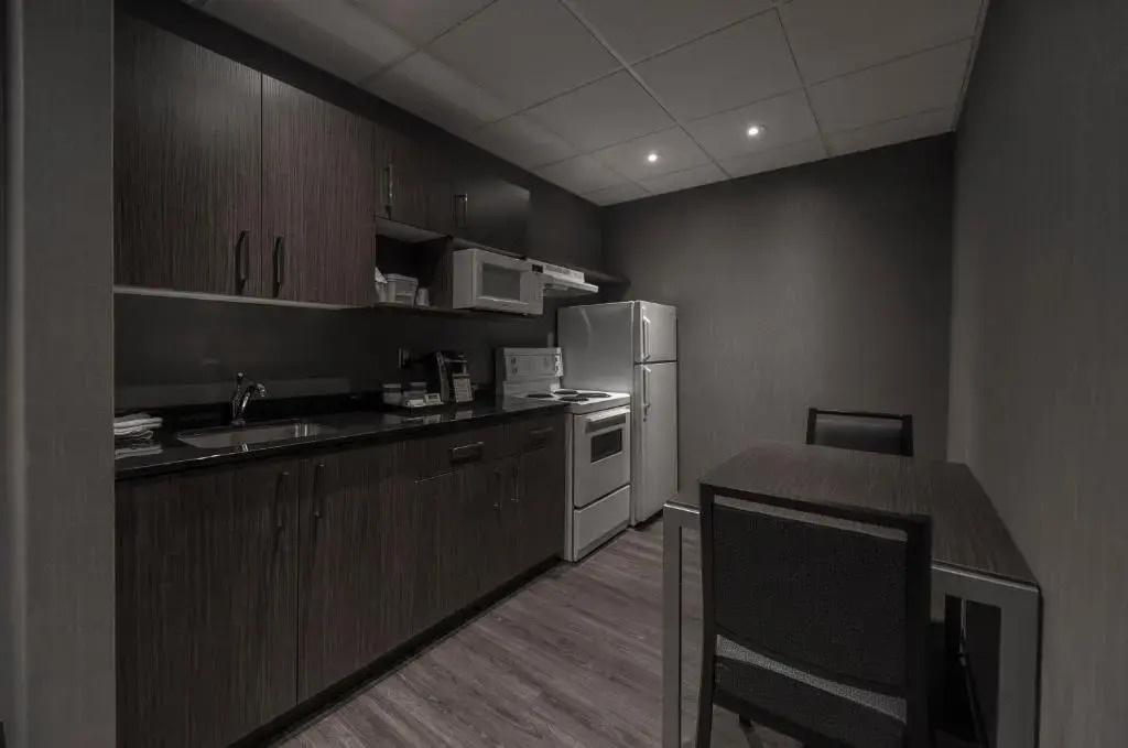 Hotel & Suites Le Dauphin Drummondville