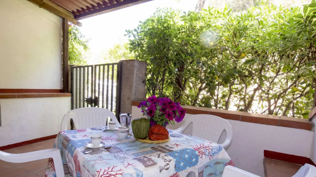 Apartment 5 Fetovaia, just 300 meters from the beach with private parking space-FETOVAIA BILO 5