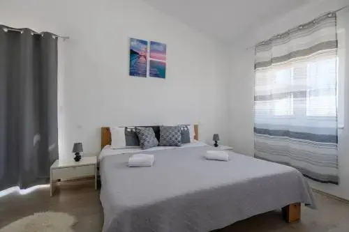 Family Villa With Pool, Wellness