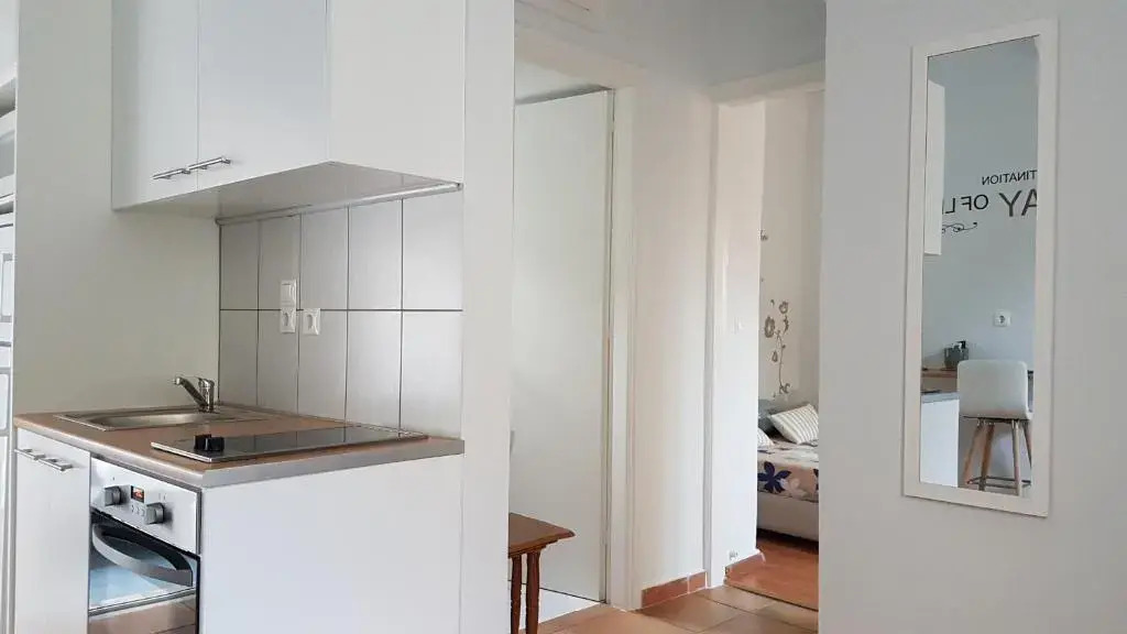 Cozy seaside studio in Lemos