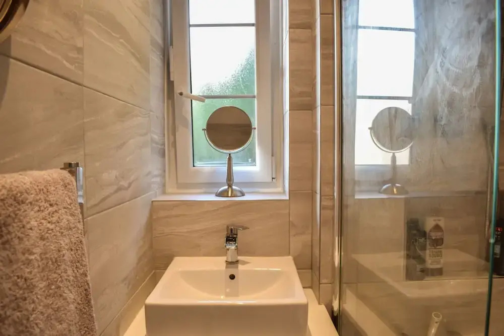 Charming 3 Bedroom Apartment From Cutty Sark