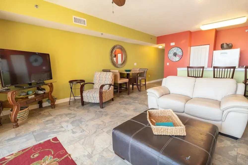 Shores Of Panama 621-sleeps 8, Free Beach Fun! Reserved Parking Space! 2 Bedroom Condo by RedAwning