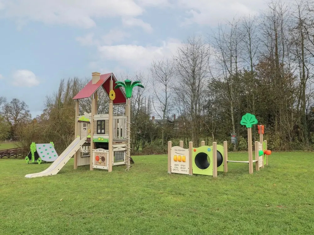 Woodpecker Lodge
