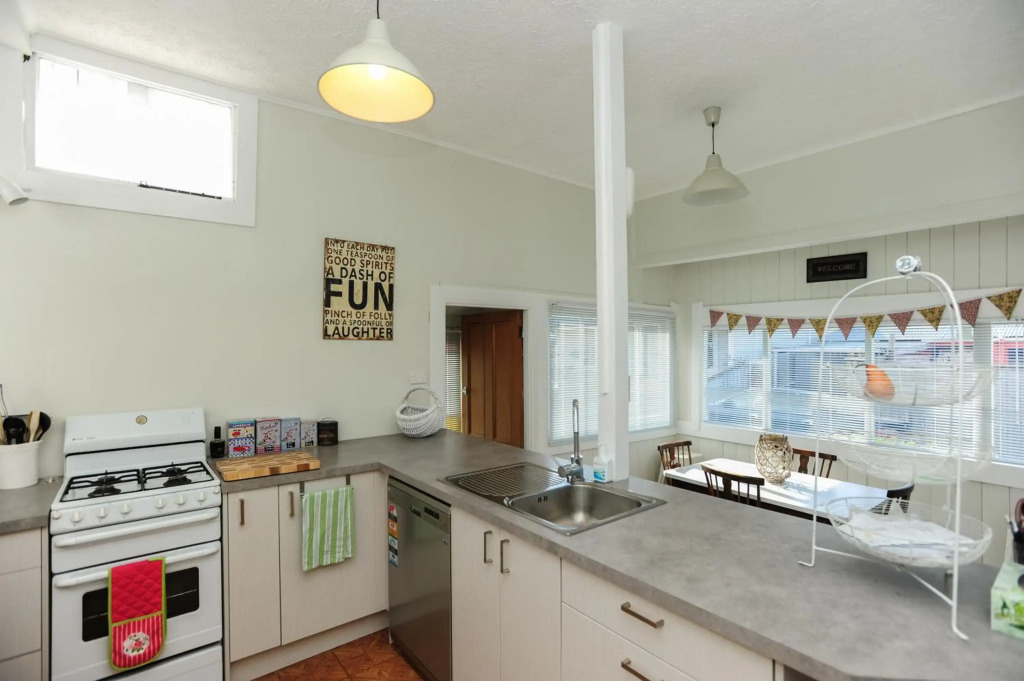 Puriri Downtown Villa - Napier Holiday Home