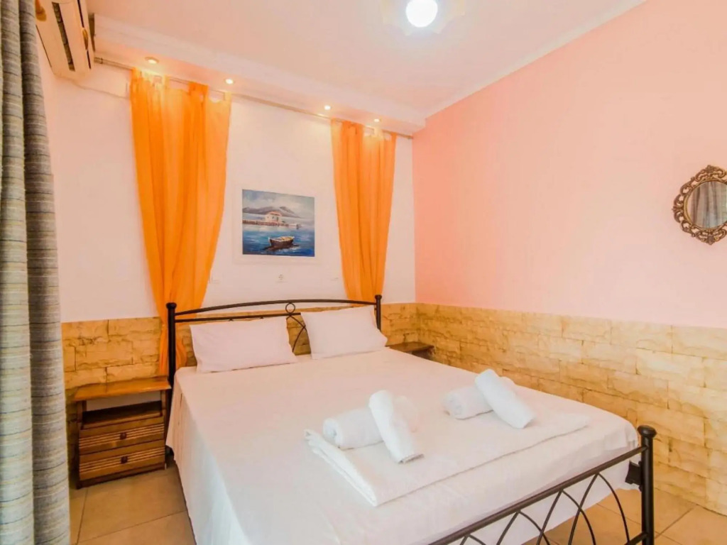 Cosy apartment in Mpenitses with terrace
