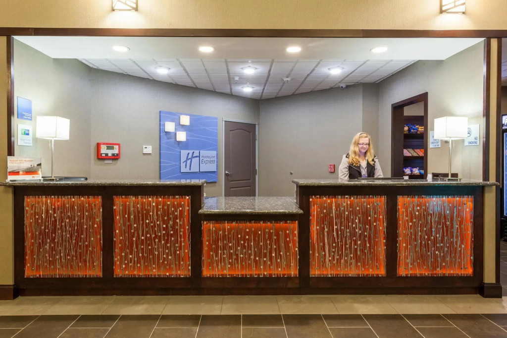 Holiday Inn Express & Suites Rapid City by IHG