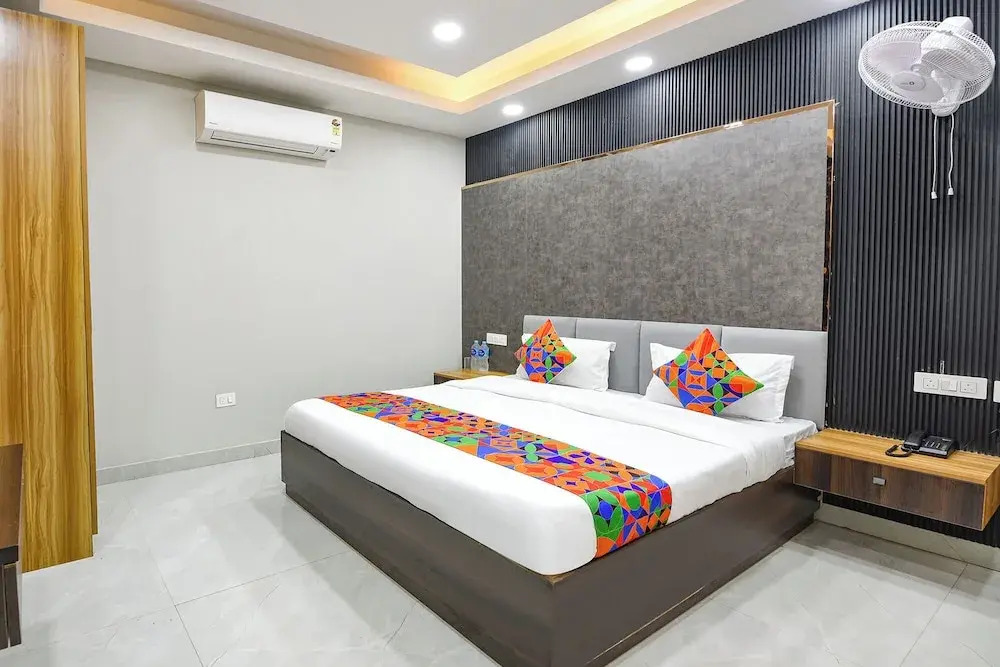 Fabhotel Grand Palazzo I