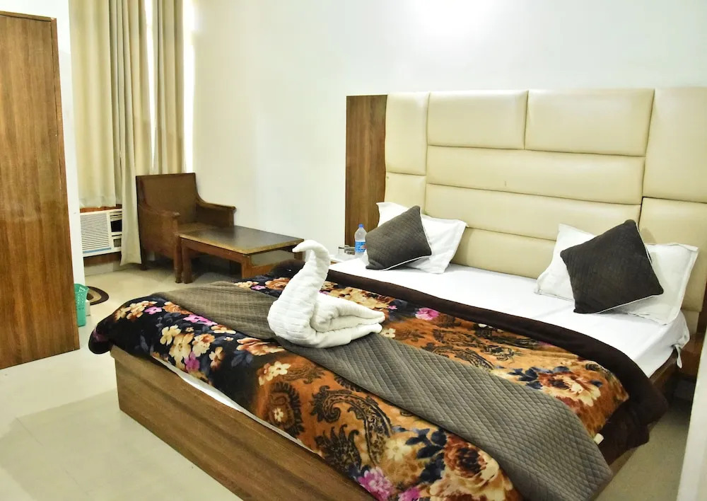Hotel Neelkanth Mahadev Hotel & Resorts