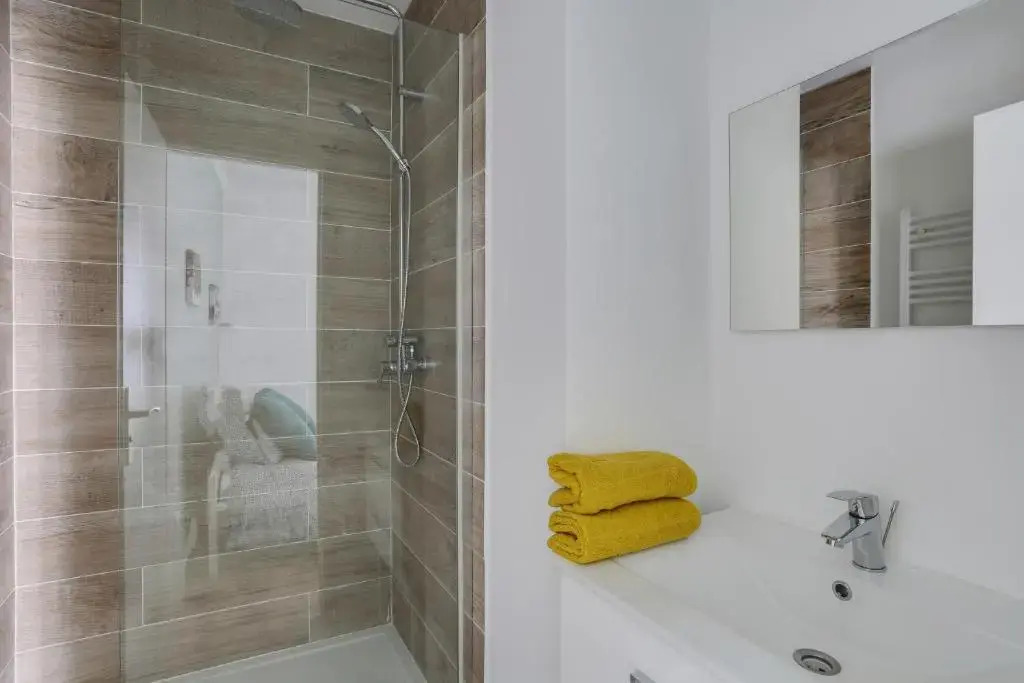 Magnifique T5 (12pers) 129m²-Climatisé-Vieux-Port