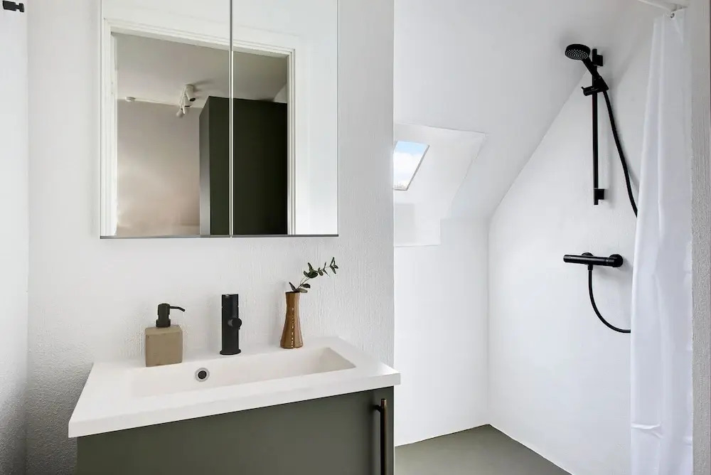 Charm 2 - Great 2-bdr Apt With Shared Garden and Balcony