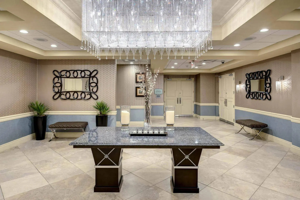 DoubleTree by Hilton Tinton Falls-Eatontown