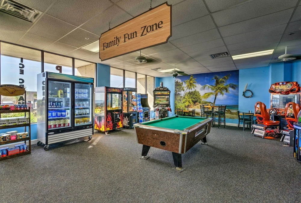 Pools, Hot Tubs & Ocean Access: Myrtle Beach Condo