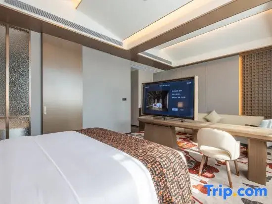 Treasury S Hotel (Chaozhou Guangji Bridge Archway Street)