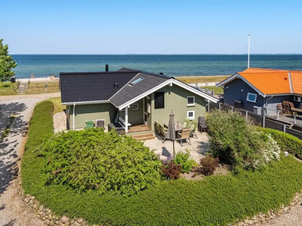 Holiday Home Diertje - 10m from the sea by Interhome