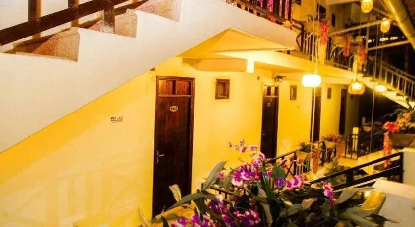 TRUC LAM HOTEL
