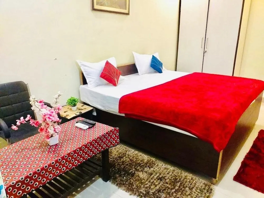 RCS Residency And Guest House