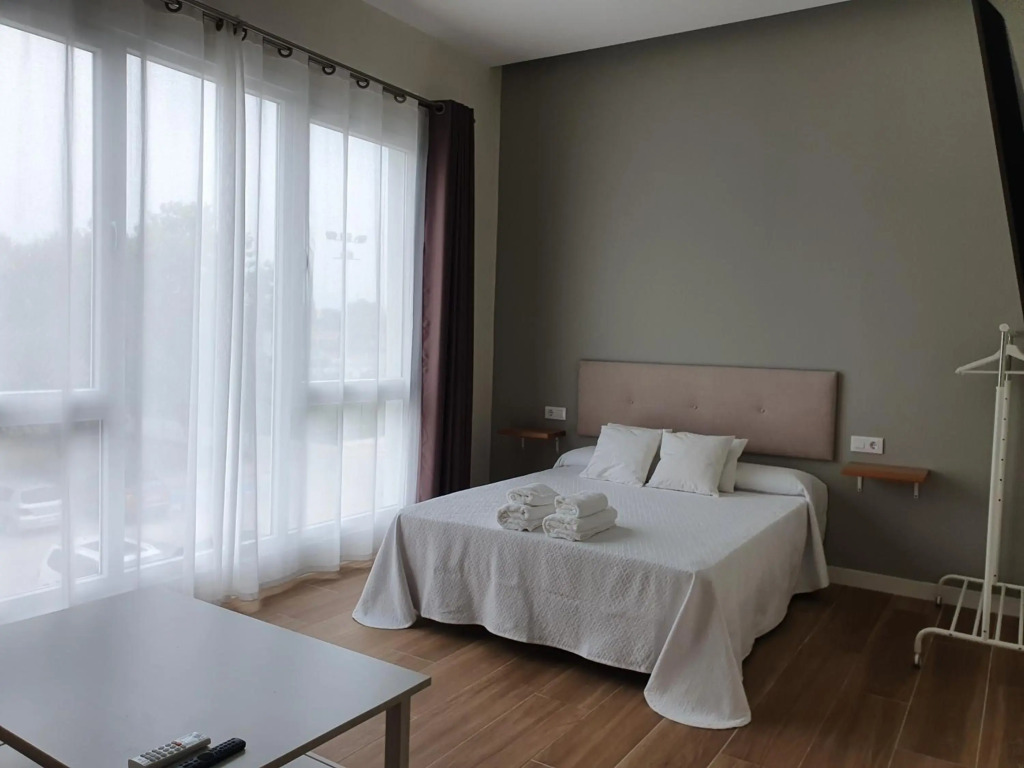 REDONDELA APARTMENTS - Bedroom, Bathroom & Kitchen
