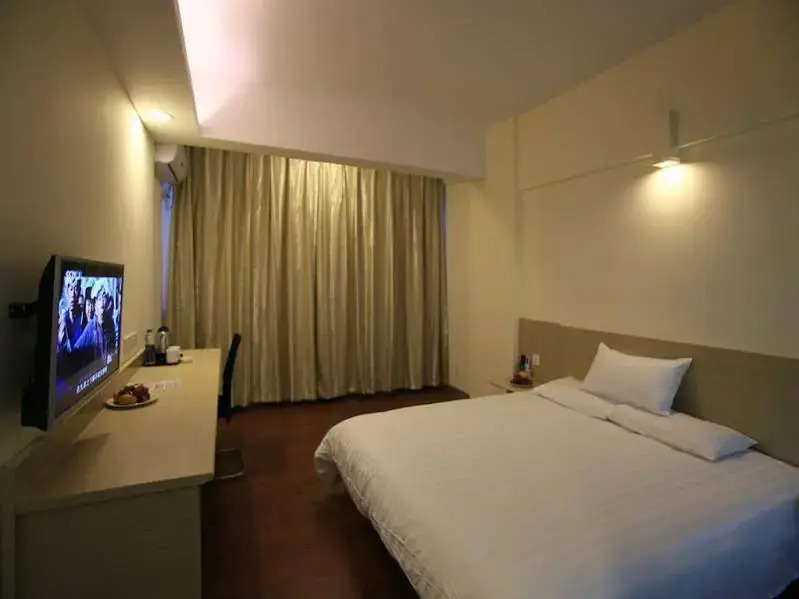 Hanting Express Xiamen Airport Branch Hotel