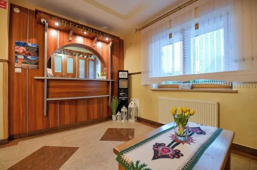 Pod Tatrami 1 & SPA - Komfortowe Noclegi z wyżywieniem, blisko Term Bania