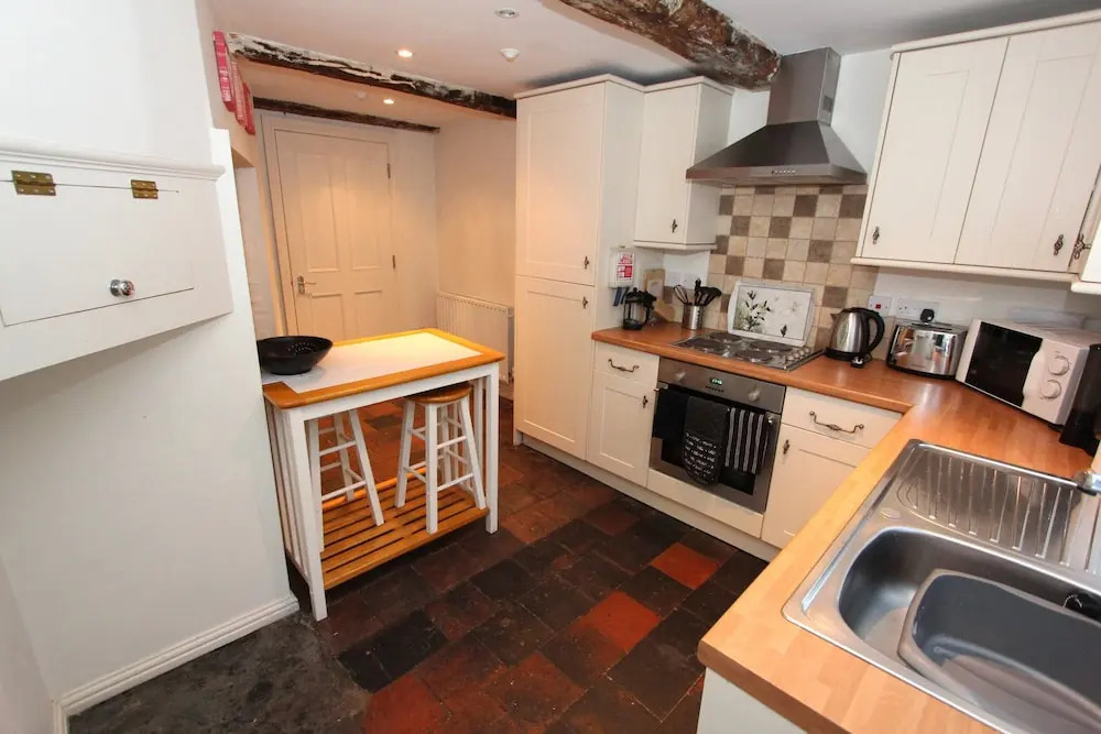 Commonhall Apartments - Character - City Centre - Three Storey