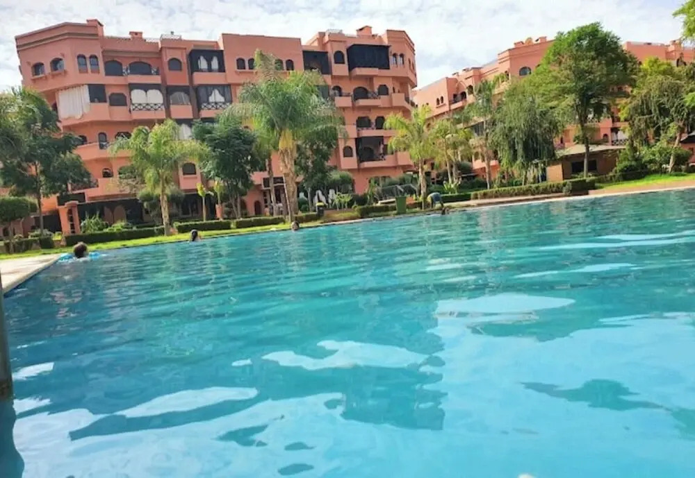 Quiet apartment in a paradise residence. Overnight prices, remained stable