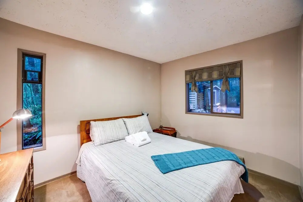 55sl - Hot Tub - Wood Stove - Sleeps 10 Home