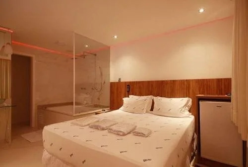 Delirius Motel - Adults Only