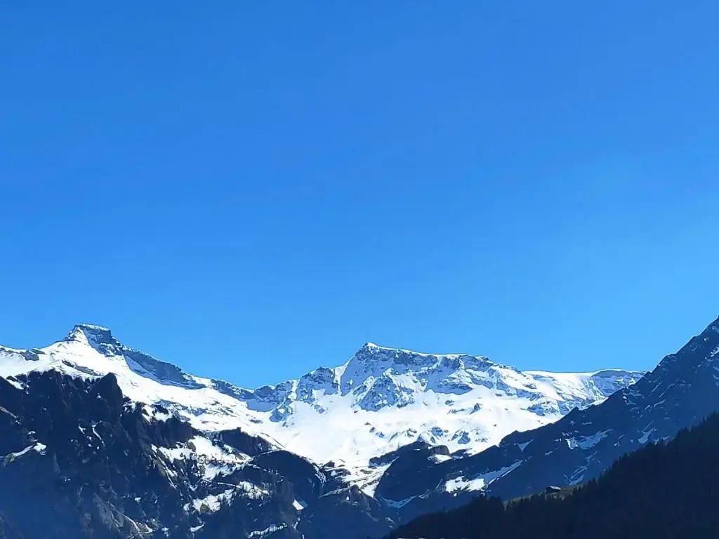 Chuenislodge2 Neu, 2 Balkone, Designerofen, mit top Aussicht!