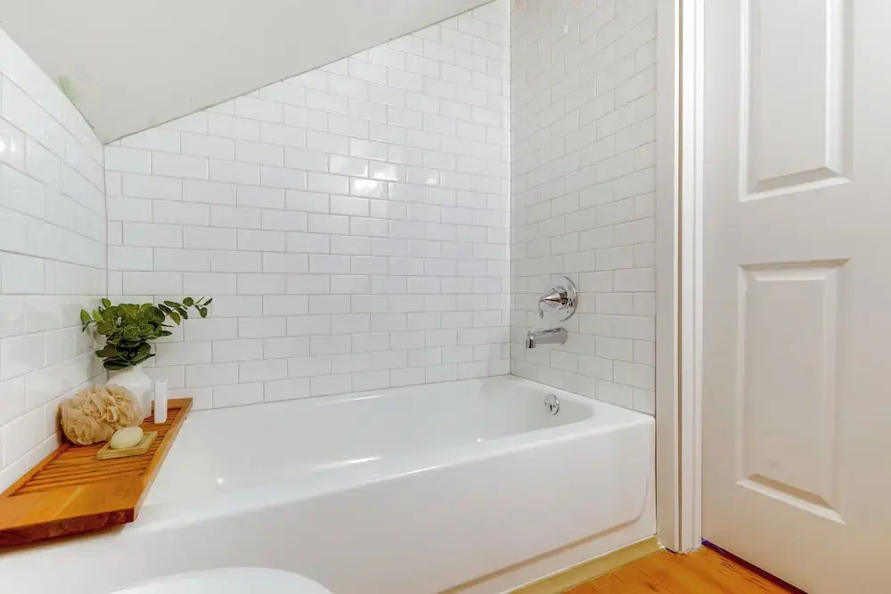1 Mi to Historic Dtwn: Dog-friendly Everett Home!