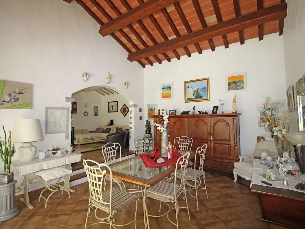 Cozy Holiday Home at Roquebrune-sur-argens With Pool