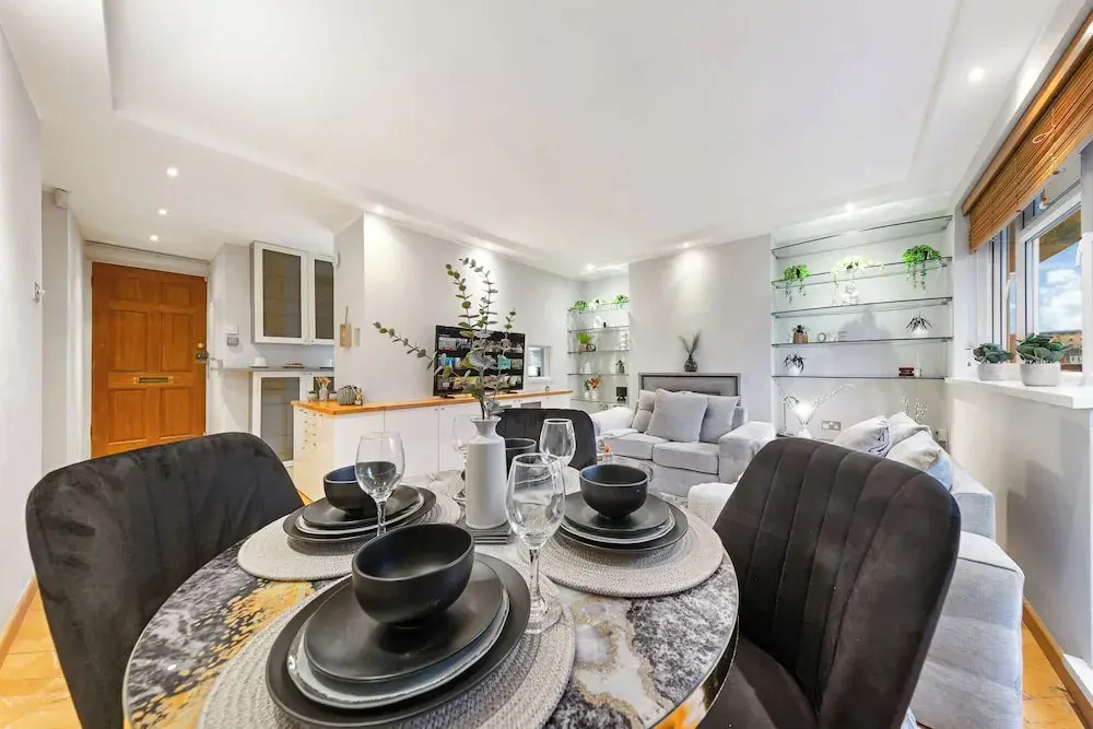 Luxe Stays Putney & Stamford