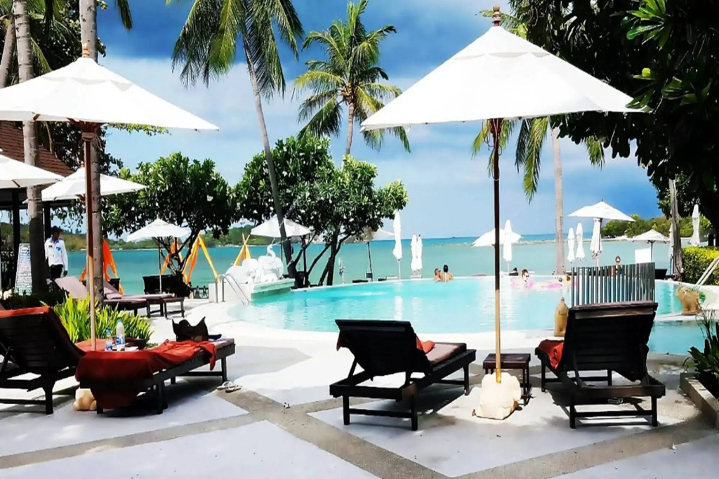Iyara Beach Hotel And Plaza
