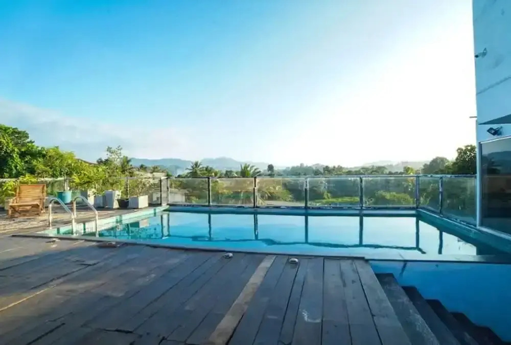OYO 557 De Mansion