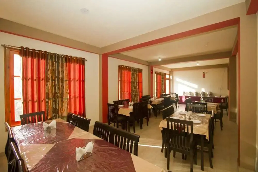 Hotel Eco Groves by OYO Rooms